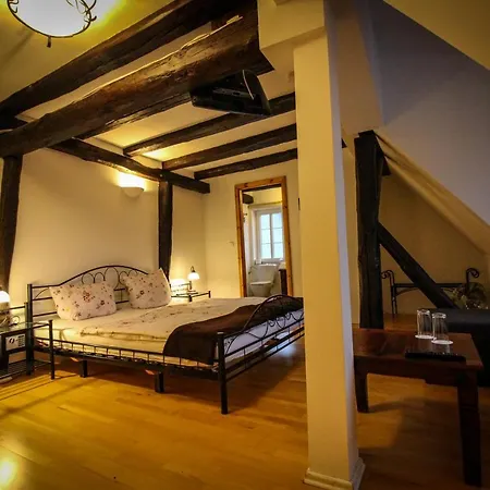 Hotel Und Restaurant Zum Loewen 3*