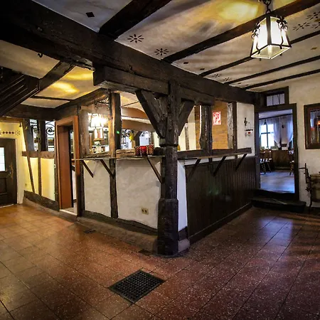 Und Restaurant Zum Loewen Ξενοδοχείο Gelnhausen