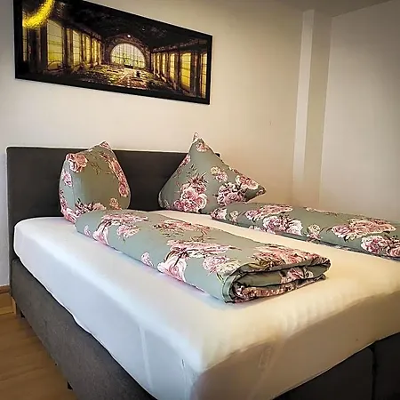Szálloda Und Restaurant Zum Loewen 3*